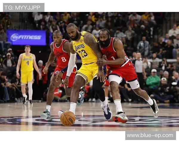 湖人对快船赛季全程赛程安排及精彩回顾分析